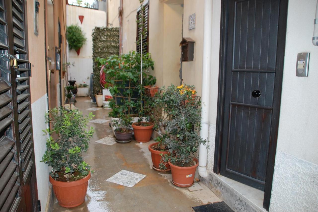Casa Vacanze Antico Cortile Delle Palme Villa Villagrazia Di Carini Exterior foto